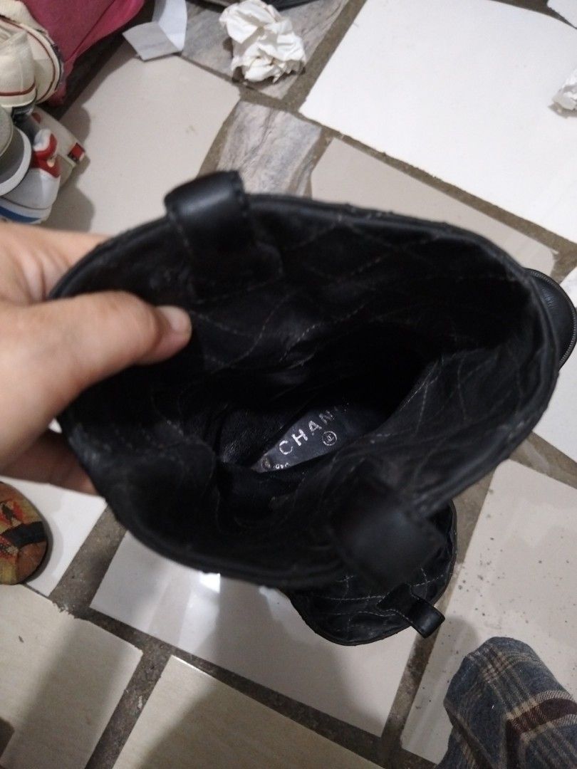Chanel Boots (Category: Boots) located in El Salvador. Submitted by francheskaukayukay (Listing ID 1463335105, Image 2). Description: .