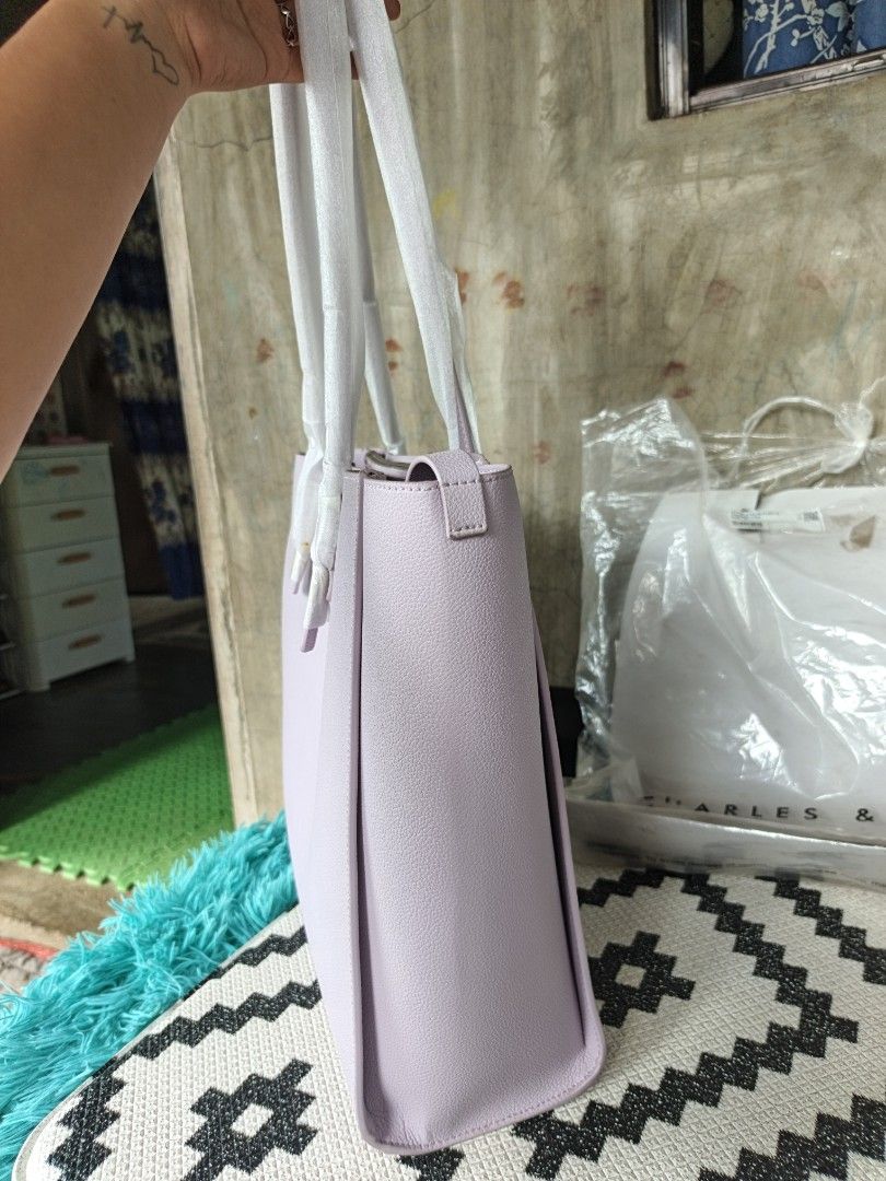 Charles&keith💯 (Category: Tote Bags) located in Manila. Submitted by ukay-ukaybylyn (Listing ID 1463343947, Image 3). Description: brand new 💯 og yan large size lilac actual color.