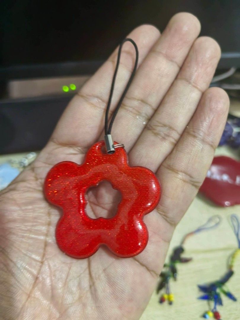 Charm - Red Glitter Flower (Category: Charms) located in Cebu City. Submitted by dudes_villanueva (Listing ID 1463358580, Image 2). Description: Charm - Red Glitter Flower 📌 In excellent condition.