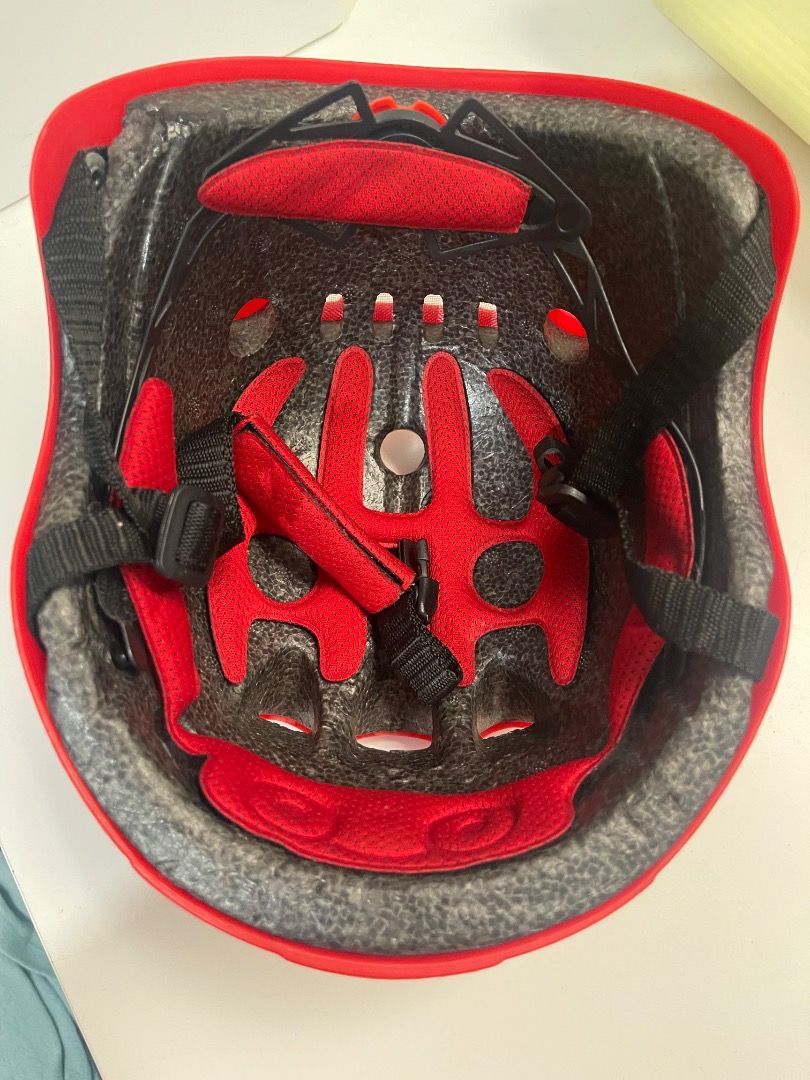 Chasor Kids Active Helmet - Red (Category: Babies & Kids Fashion) located in Marikina City. Submitted by bezz_bezzy (Listing ID 1463369888, Image 3). Description: - Vibrant red helmet for active kids - Suitable for ages 2.5 to 10 years old - Adjustable head size: fits 21-25cm circumference - Made from durable ABS material - Ventilated design for maximum comfort - Ideal for cycling, scootering, and skateboarding adventures.