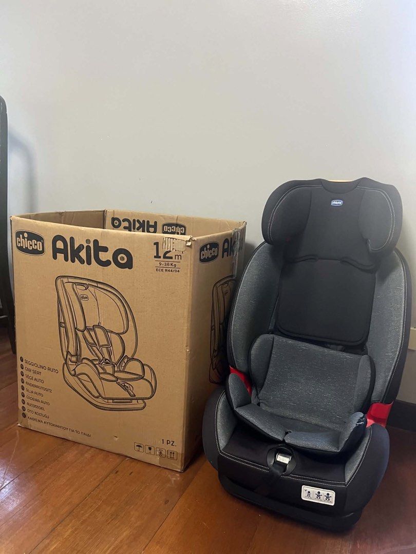 Chicco Akita Car Seat (Category: Car Seats) located in Muntinlupa City. Submitted by bff_findsph (Listing ID 1463338984, Image 2). Description: Used with care With box ₱2509 Washed and cleaned already. Convertible seats: expire 10 years from DOM DOM | 2021 - 06 - 29 Hi ma’am! Goldafternon. Model: Chicco Akita Weight range: 9–36 kg ISOFIX: ❌ No Installation: ✅ 3-point car seat belt Child harness: 5-point harness for the younger/group 1 configurati