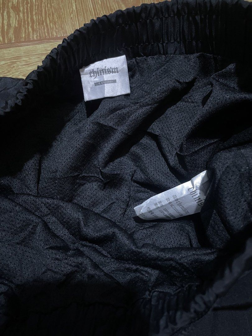 Chinism (Category: Shorts) located in Valenzuela. Submitted by nk_thriftshop (Listing ID 1463549115, Image 3). Description: Brand new condition Size Large.