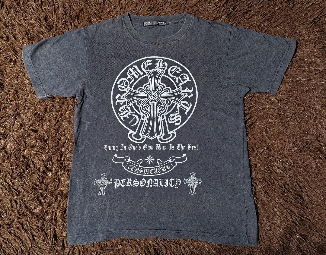 Chrome Hearts Tshirt (Category: Tshirts & Polo Shirts ) located in San Juan City. Submitted by reddvelasquez4298 (Listing ID 1463342106, Image 1). Description: Chrome Hearts Tshirt Size Small 17.5 Width 23.5 Length Not Auth good for PSG Good Condition 650 pesos PM.