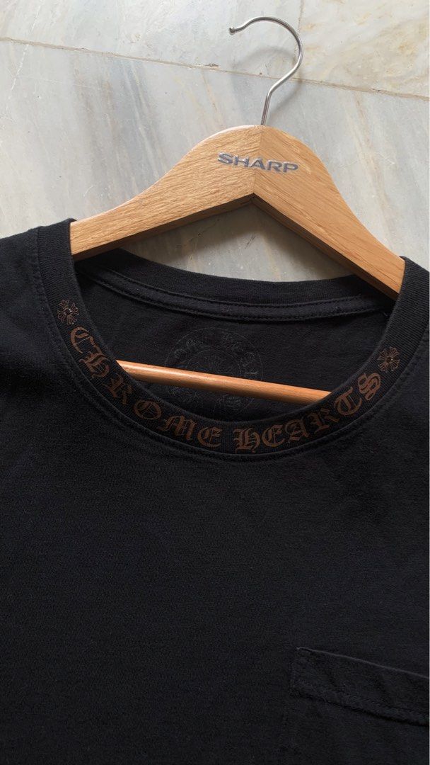 CHROMEHEARTS NECK LOGO POCKET TEE (Category: Luxury Apparel) located in Kalibo. Submitted by _jimthrifts (Listing ID 1463472672, Image 3). Description: 📌 23.5x29 size 2-3xl 📌 Excellent condition and color rate 📌 no issue .