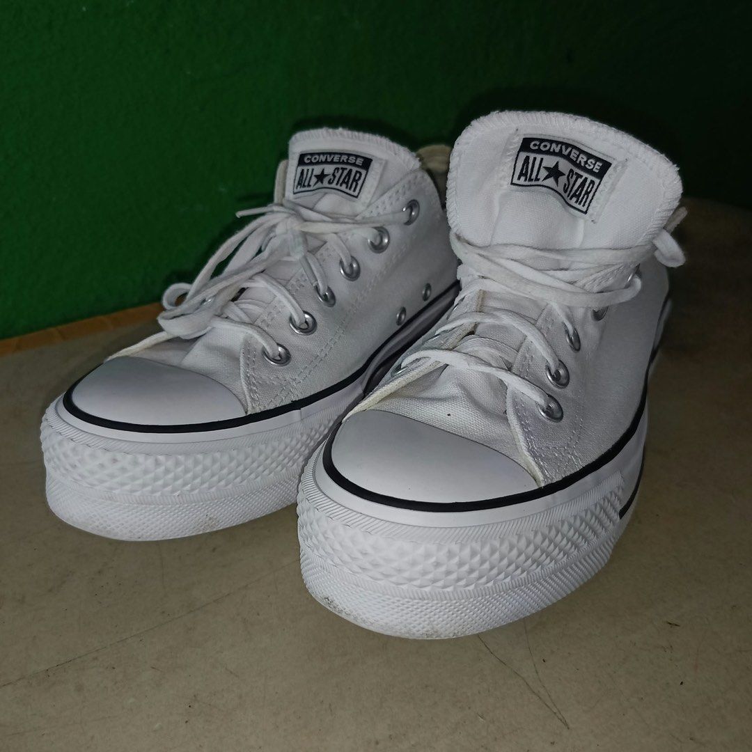 Chuck Taylor All Star Lift (Category: Sneakers) located in Consolacion. Submitted by selectivefindsco (Listing ID 1463391588, Image 1). Description: SIZE US: 8 UK: 6 EURO: 39 CM. 24.5 CM.