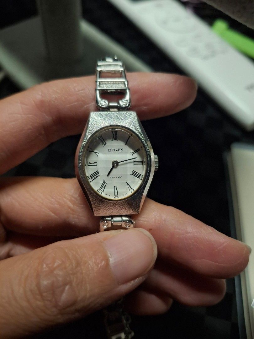 Citizen 7020 Automatic (Category: Luxury Watches) located in Daet. Submitted by solsticecaliber (Listing ID 1463509481, Image 1). Description: Citizen 7020 Automatic - White Gold Plated (WGP) - Oval Roman Dial -1970s Japan Full Specs & Details from your photos: • Brand: Citizen Caliber: 7020 Automatic - Ladies Automatic (no battery needed, self-winding) • Reference: 4-705033 S - Serial 4072338 Year: July 1974 production (70s vintage) - based on s