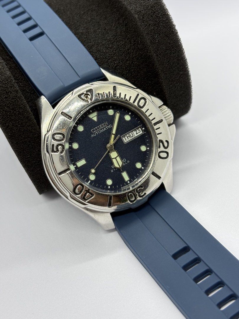 Citizen Dolphin Diver Rare! (Category: Men's Watches) located in Quezon City. Submitted by rentoti (Listing ID 1463329597, Image 1). Description: - Rare Citizen Dolphin Diver Automatic Watch - Classic blue dial with luminous markers and hands - Rotating dive bezel - Automatic movement - Iconic Dolphin engraving on caseback - Durable stainless steel case - Comfortable blue rubber strap - Water resistant (20 BAR).
