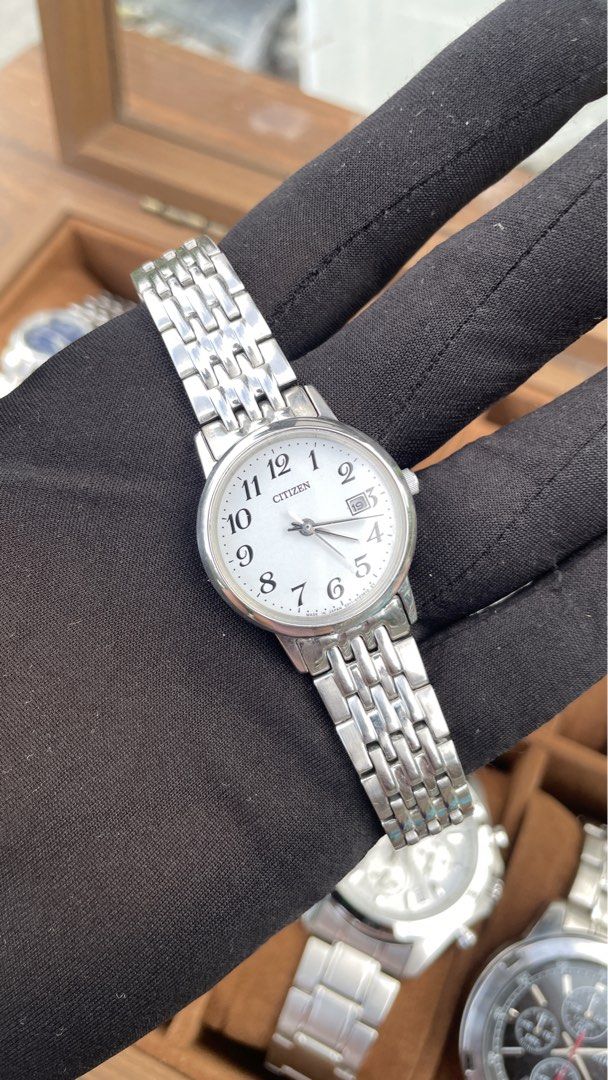 Citizen Ladies Watch Ecodrive (Category: Women's Watches) located in Urdaneta. Submitted by aeonix2024 (Listing ID 1463505058, Image 1). Description: Citizen Ladies Watch Ecodrive 💰 New Price: ₱3450 only (still nego) ❌ Market Price: ₱6000+ 📌 Details & Specs: • 28mm • Eco Drive Solar Powered • Brandnew Battery ✨ Condition: ✅ Timegrapher Tested ✅ 9.5/10 ✅ Good working condition ✅ Ready to wear 📦 Shipping: J&T / LBC (COD or COP) available 📍 Loca