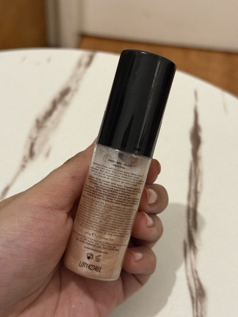 [CLEARANCE] Iconic Prep Set Glow Spray (Category: Makeup) located in Quezon City. Submitted by quirksandcurls (Listing ID 1463549834, Image 2). Description: .