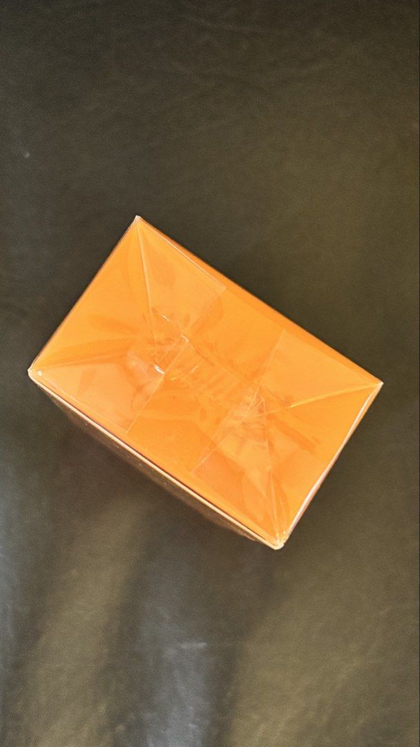 Clinique Happy Perfume Spray 100ml (Category: Fragrance & Deodorants) located in Makati City. Submitted by jules000 (Listing ID 1463456054, Image 3). Description: - Clinique Happy Perfume Spray (authentic check bar code) - Size: 100ml - Fragrance Profile: Hints of citrus and floral notes - Recommended Use: Daily wear, a scent to be enjoyed often - Condition: Brand new, sealed in original packaging .