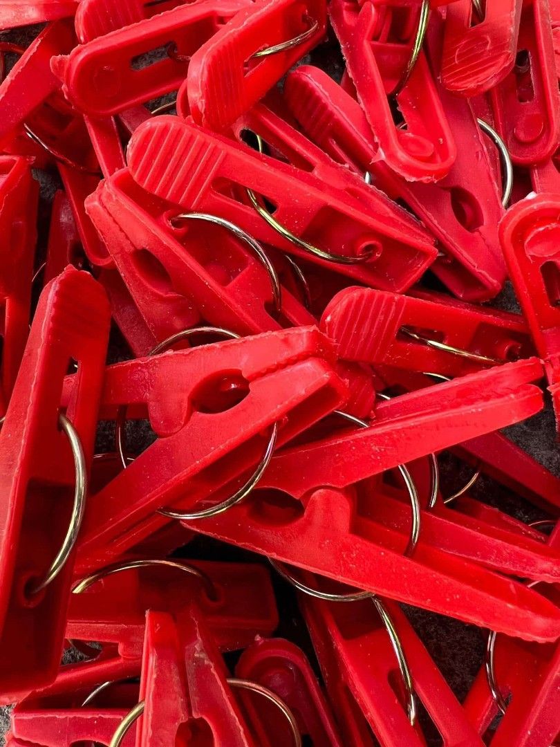 Clothes clip/sipit Sold per 30 pcs Good quality (Category: Hooks & Hangers) located in Quezon City. Submitted by miriamreyes006 (Listing ID 1463389682, Image 2). Description: Clothes clip/sipit Sold per 30 pcs Good quality Price: 65.00 On hand.