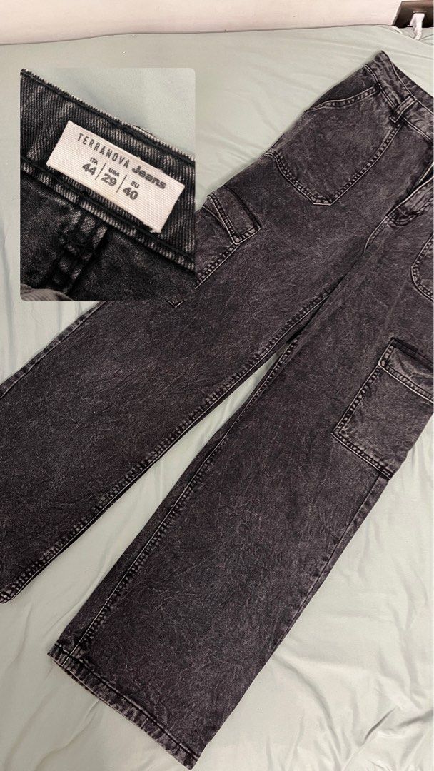 CLOTHES (PANTS, HOODIE, UNIFORM) (Category: Jeans) located in Las Pinas. Submitted by _djjsm (Listing ID 1463381119, Image 1). Description: Selling Pre-loved clothes 💯 Price ranges are around ₱150 - ₱400! DM me for more details!.