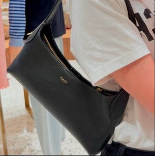 (Category: ) located in . Submitted by pshoppers. (Listing ID 1463471942, Image 1). Description: .