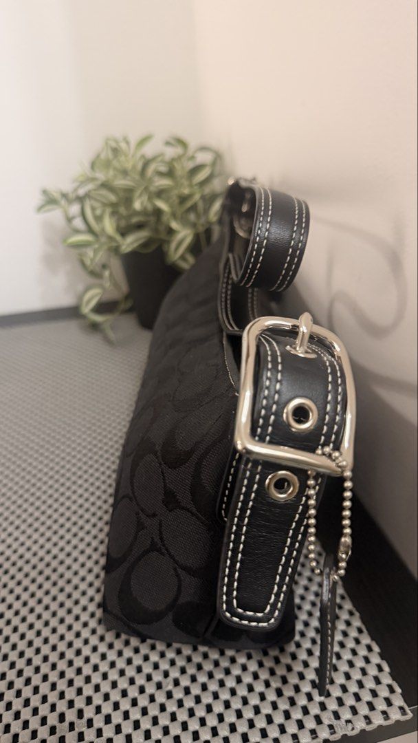 Coach Eastwest Baguette (Category: Luxury Bags & Wallets) located in Cagayan de Oro. Submitted by thecdobags (Listing ID 1463342393, Image 3). Description: fresh from Japan.