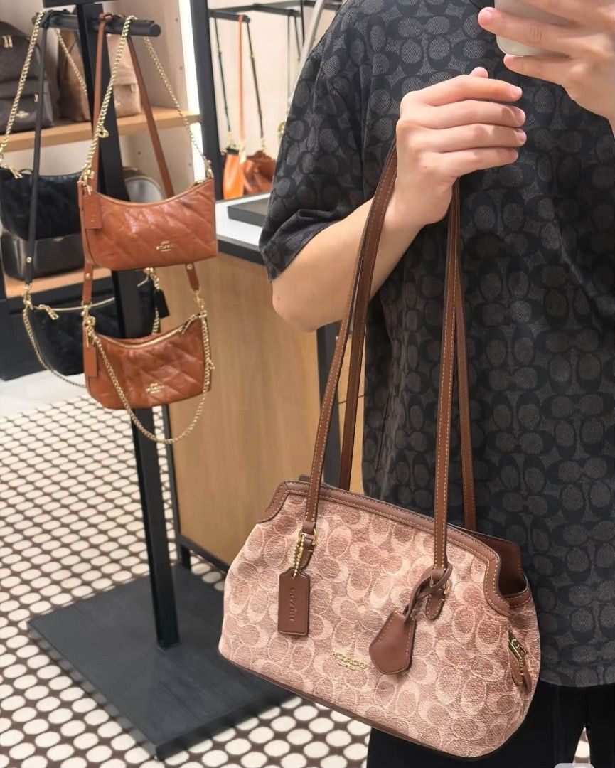 Coach Elise Shoulder Bag (Category: Shoulder Bags) located in Manila. Submitted by msddirectfactoryoutlet (Listing ID 1463496390, Image 2). Description: .