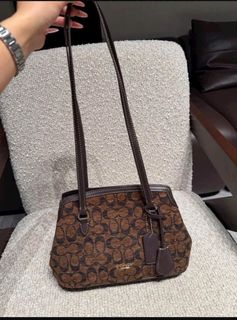 (Category: ) located in . Submitted by bagsboutiqueph (Listing ID 1463490904, Image 1). Description: .
