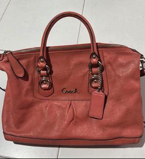 (Category: ) located in . Submitted by thethriftcity2024 (Listing ID 1463400680, Image 1). Description: .
