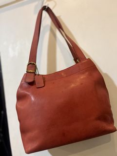 (Category: ) located in . Submitted by vintage_vogue6100 (Listing ID 1463381088, Image 1). Description: .
