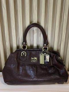 (Category: ) located in . Submitted by kyz_closet (Listing ID 1463520529, Image 1). Description: .