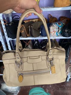 (Category: ) located in . Submitted by thriftnimarz (Listing ID 1463384919, Image 1). Description: .