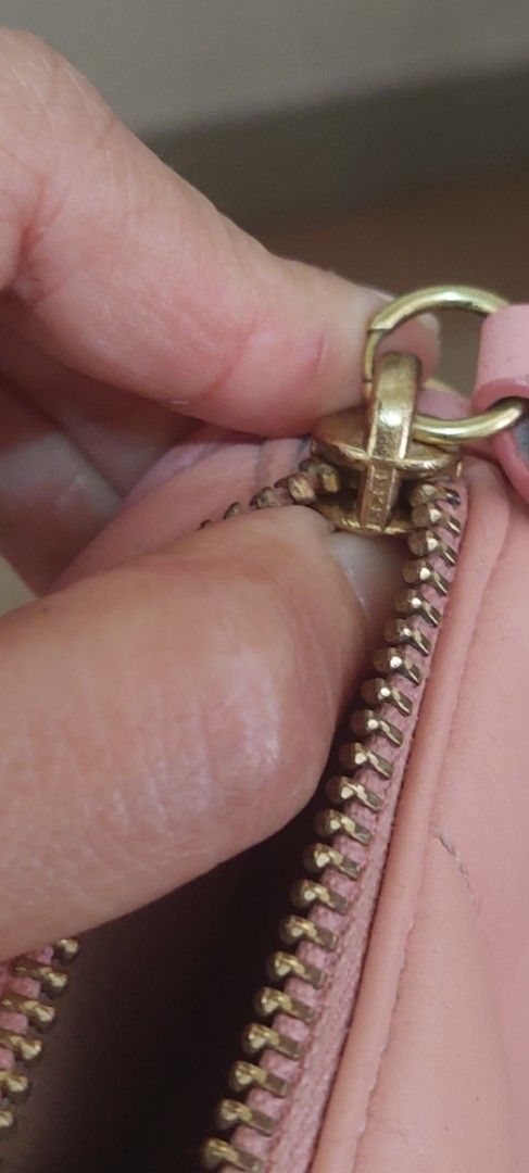 Coach Pink Swinger Bag (Category: Luxury Bags & Wallets) located in Baguio. Submitted by lotus_blossom (Listing ID 1463331710, Image 3). Description: - Pink quilted leather shoulder bag by Coach - Elegant gold chain strap - Secure zipper closure - Interior features convenient card slots - Includes silica gel packet - Small Coach tag attached - Ideal for carrying your daily essentials - bought for personal use but I find it too youthful for me 😆 
