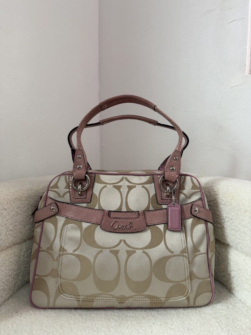 Coach Satchel Bag (Category: Luxury Bags & Wallets) located in Manila. Submitted by _thepursela (Listing ID 1463370824, Image 1). Description: .