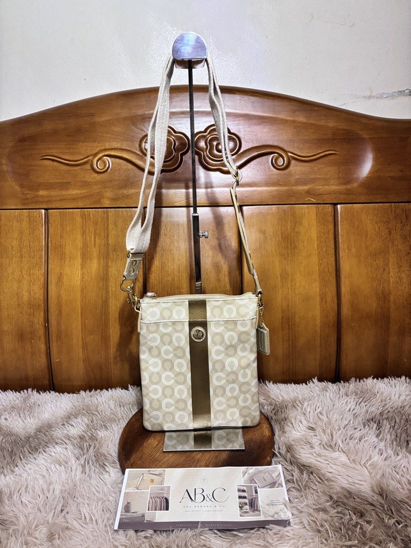 Coach Waverly Swingpack Style 43625 Sling (Category: Cross-body Bags) located in Subic. Submitted by anabananaco. (Listing ID 1463457524, Image 1). Description: Guaranteed authentic. 👜 Preloved Bags 🎌 From Japan 🇯🇵 Issues: super minimal stain.