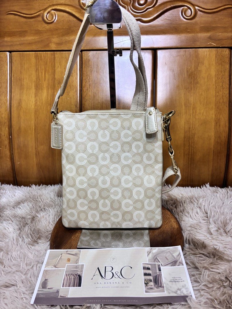 Coach Waverly Swingpack Style 43625 Sling (Category: Cross-body Bags) located in Subic. Submitted by anabananaco. (Listing ID 1463457524, Image 3). Description: Guaranteed authentic. 👜 Preloved Bags 🎌 From Japan 🇯🇵 Issues: super minimal stain.