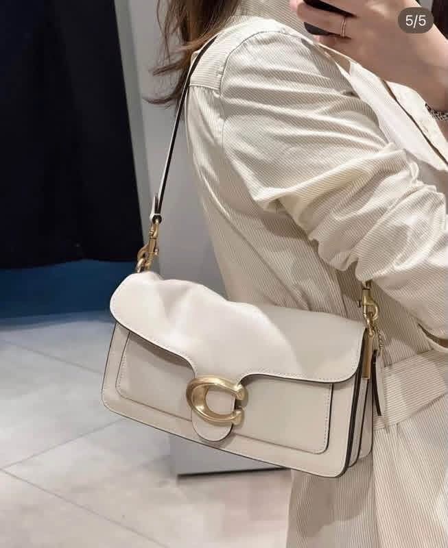 Coach Soft Tabby Med Shoulder Bag (Category: Shoulder Bags) located in Manila. Submitted by msddirectfactoryoutlet (Listing ID 1463481119, Image 1). Description: .
