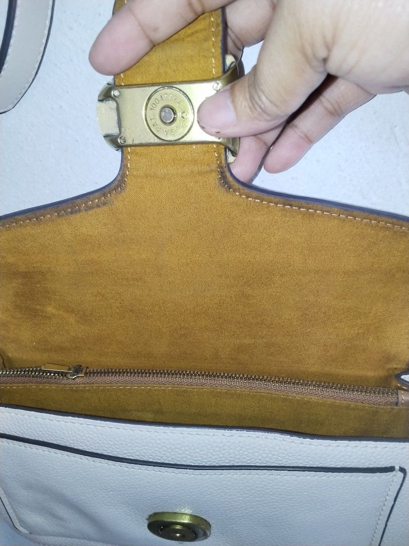Coach tabby 26 (Category: Cross-body Bags) located in Cavite. Submitted by bagssection04 (Listing ID 1463340273, Image 3). Description: coach tabby 26 gold hardware intact rubber lining in really good condition.