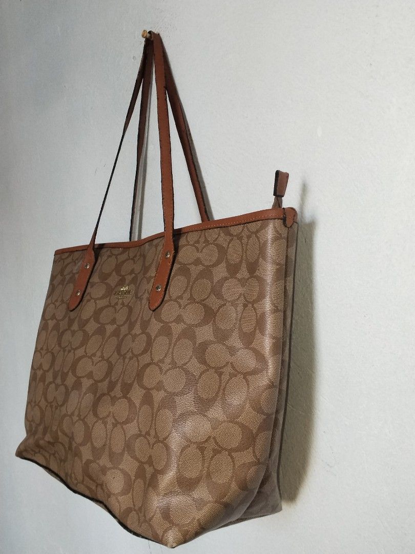 Coach tote (Category: Shoulder Bags) located in Cavite. Submitted by bagssection04 (Listing ID 1463331629, Image 3). Description: coach tote bag brown large size.