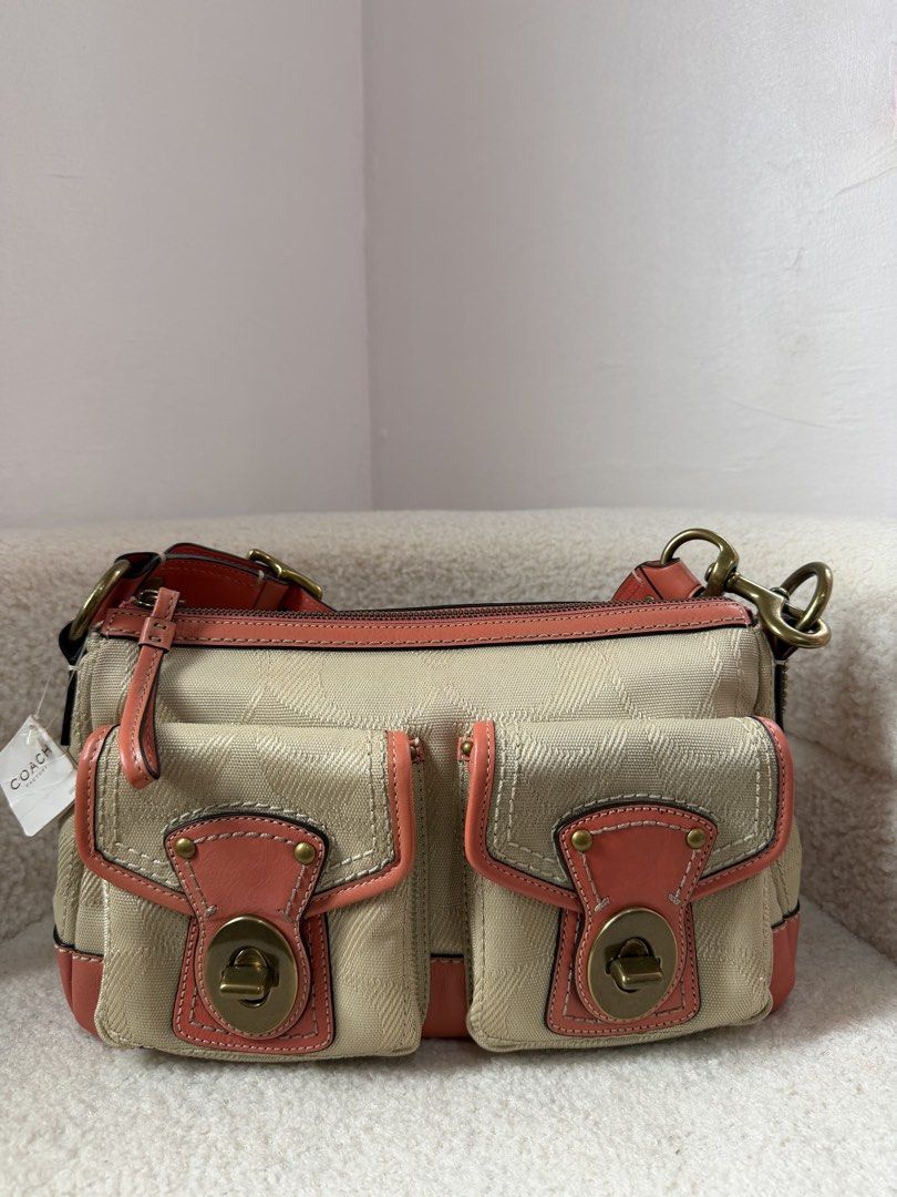 Coach Vintage Legacy (Category: Luxury Bags & Wallets) located in Manila. Submitted by _thepursela (Listing ID 1463370407, Image 3). Description: .