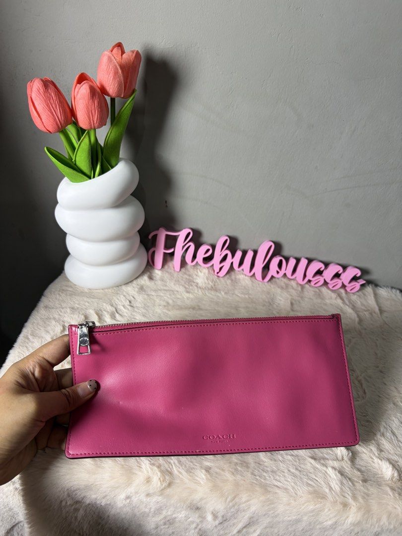 Coach Wallet (Category: Luxury Bags & Wallets) located in Manila. Submitted by at_realty (Listing ID 1463499811, Image 1). Description: 9/10 condition .