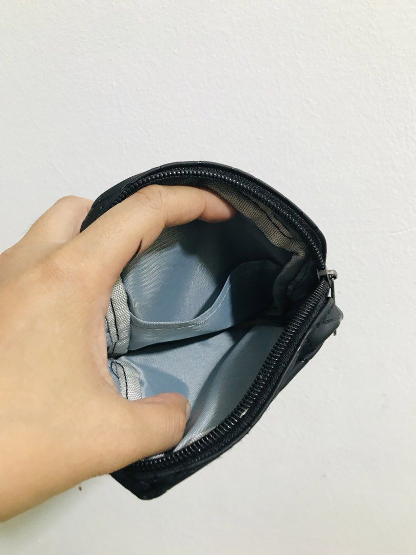 COINPURSE (Category: Purses & Pouches) located in Gamu. Submitted by 2022bagsbunny (Listing ID 1463387410, Image 3). Description: .