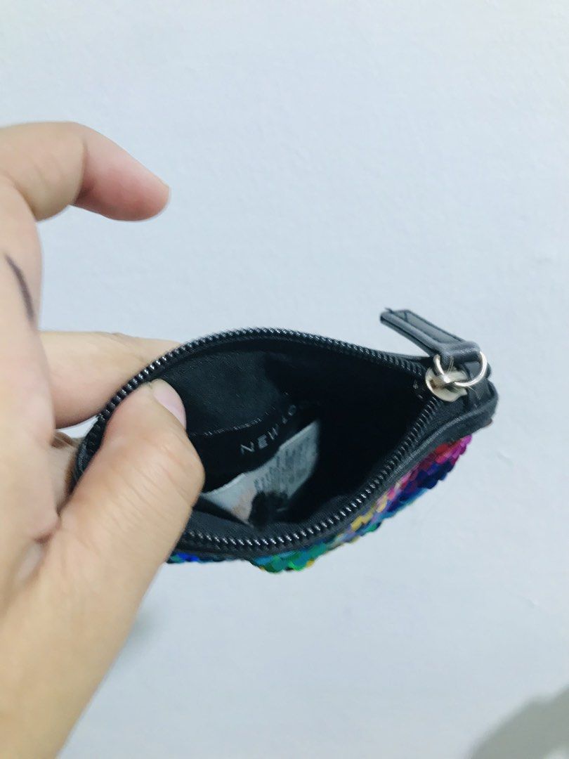 COINPURSE (Category: Purses & Pouches) located in Gamu. Submitted by 2022bagsbunny (Listing ID 1463387755, Image 3). Description: .