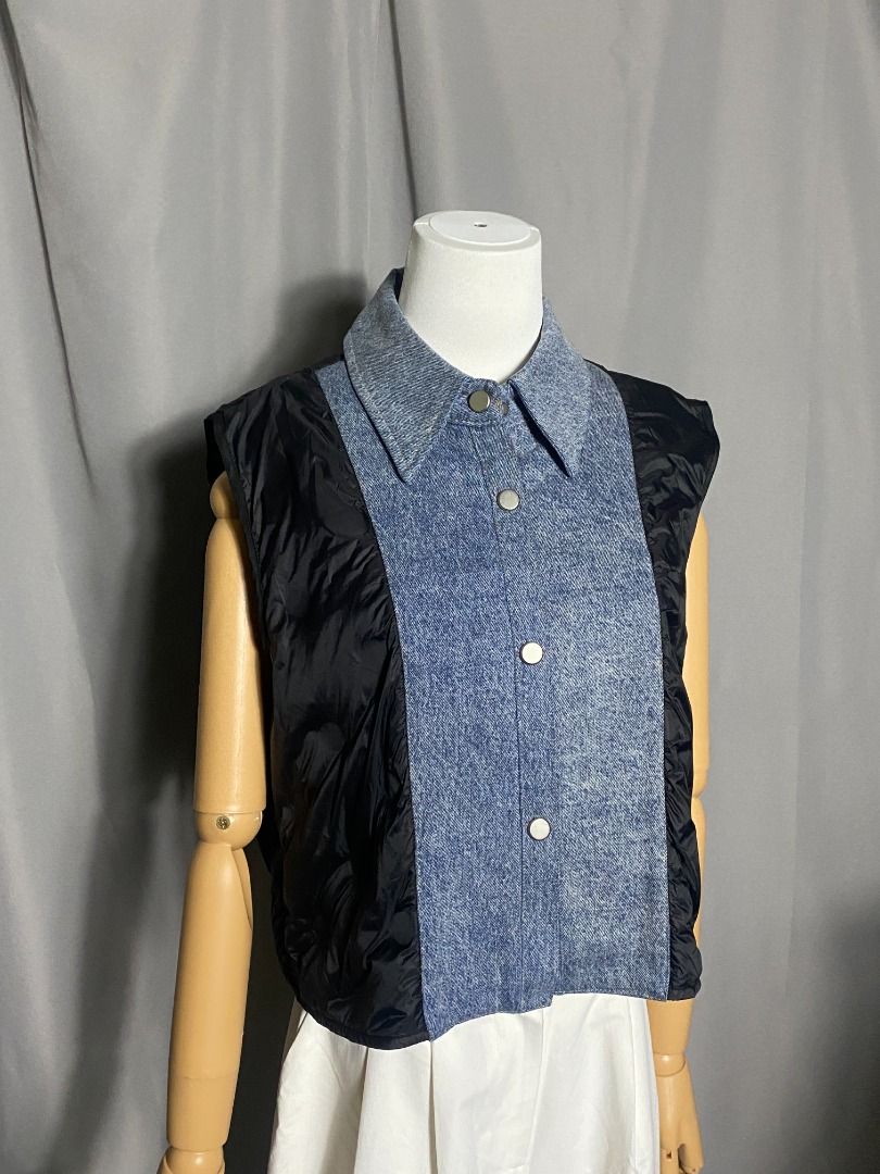 Collared mixed-media denim vest featuring a blue denim front panel and black contrast side inserts (Category: Sleeveless) located in Las Pinas. Submitted by ipickyou (Listing ID 1463477451, Image 2). Description: Unwashed 𝗠𝗲𝗮𝘀𝘂𝗿𝗲𝗺𝗲𝗻𝘁𝘀 𝘄𝗵𝗲𝗻 𝗹𝗮𝗶𝗱 𝗳𝗹𝗮𝘁: -Armpit to armpit: 20 1/2” -Length: 19” .
