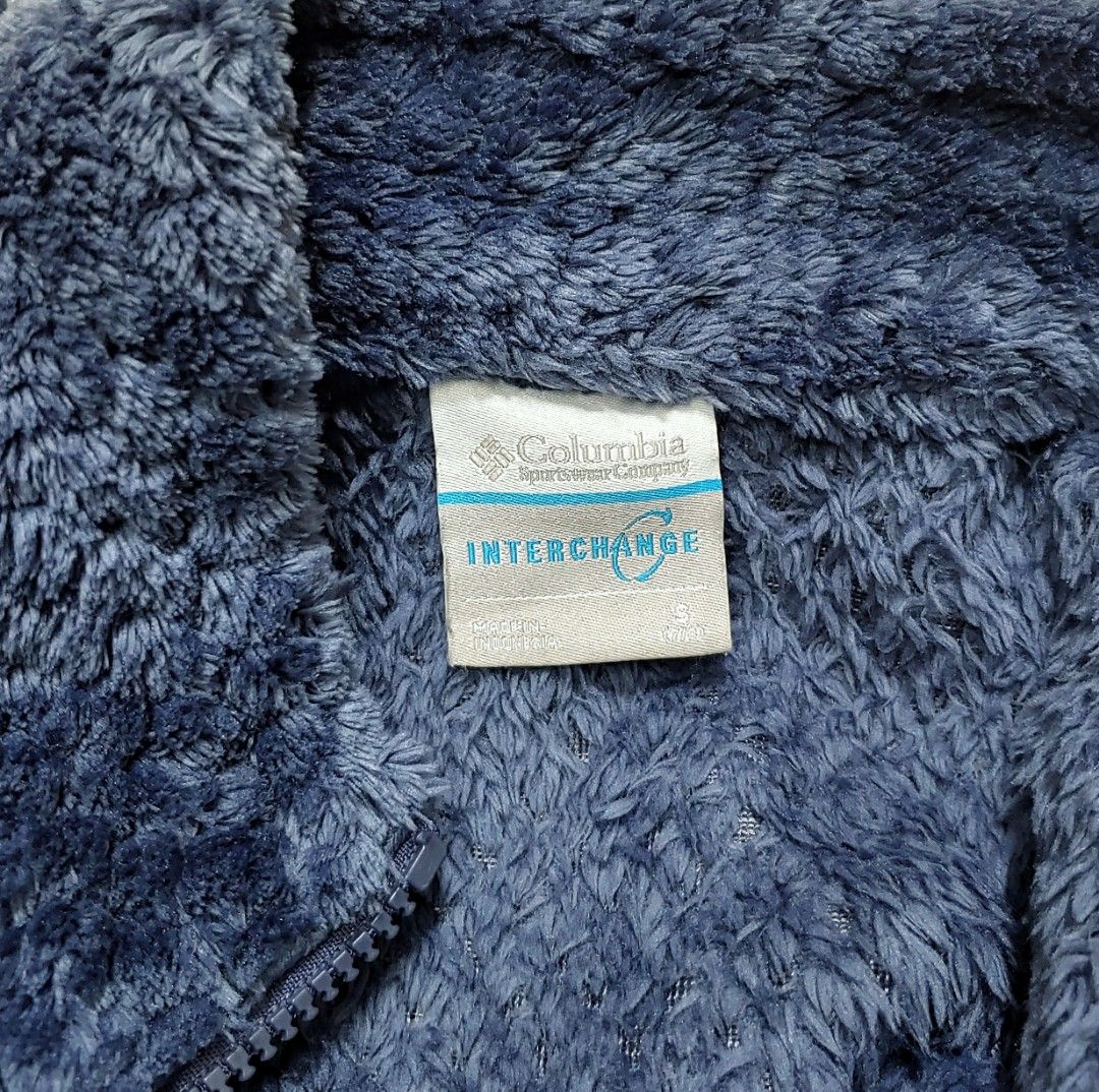 Columbia Bugaboo II Fleece Interchange Jacket 7-8 Years (Category: Babies & Kids Fashion) located in Dagupan City. Submitted by upforgrabs2400 (Listing ID 1463493010, Image 3). Description: Columbia Bugaboo II Fleece Interchange Jacket - Size: 7-8 years - Measurements: - Shoulders: 14" - Chest: 16" - Length: 21" - Color: Navy blue - Material: plush, high-pile warm fleece - Features: Great for layering, perfect for outdoor play .