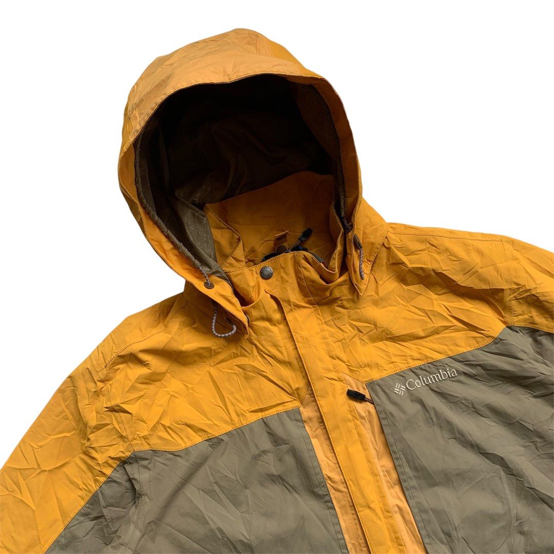 Columbia Omni Tech Interchange Waterproof Packable Windbreaker Jacket (Category: Coats, Jackets and Outerwear) located in Sindangan. Submitted by holy_thrift (Listing ID 1463333673, Image 2). Description: - Columbia Omni Tech Interchange Waterproof Packable Windbreaker Jacket - width / 23 - length / 29 - sleeve length / 25 - hem adjustable with drawcord - excellent condition - issue / sa 9 pic is and sa 10 pic is sign of usage overall is crispy c