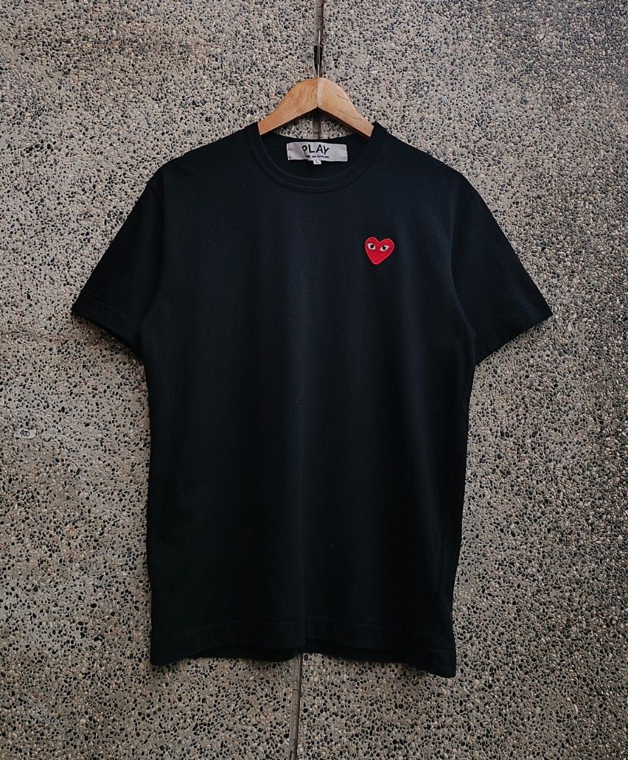 Comme des Garcons Play tee (Category: Activewear) located in Davao. Submitted by st333tcartel (Listing ID 1463369972, Image 1). Description: Large Length 27 Width 20.