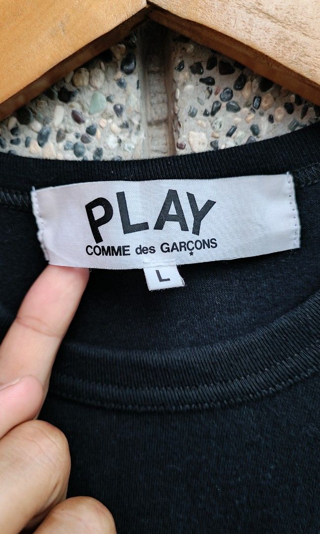 Comme des Garcons Play tee (Category: Activewear) located in Davao. Submitted by st333tcartel (Listing ID 1463369972, Image 3). Description: Large Length 27 Width 20.