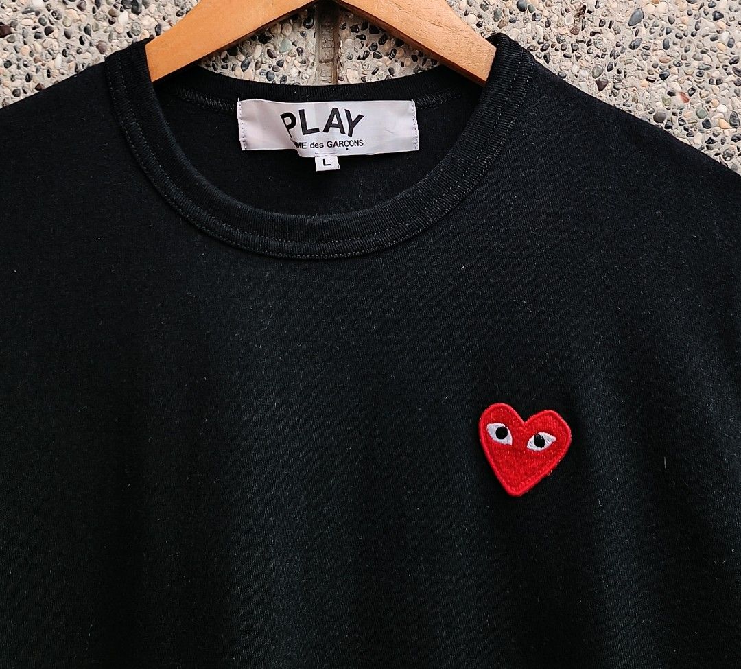 Comme des Garcons Play tee (Category: Activewear) located in Davao. Submitted by st333tcartel (Listing ID 1463369972, Image 2). Description: Large Length 27 Width 20.