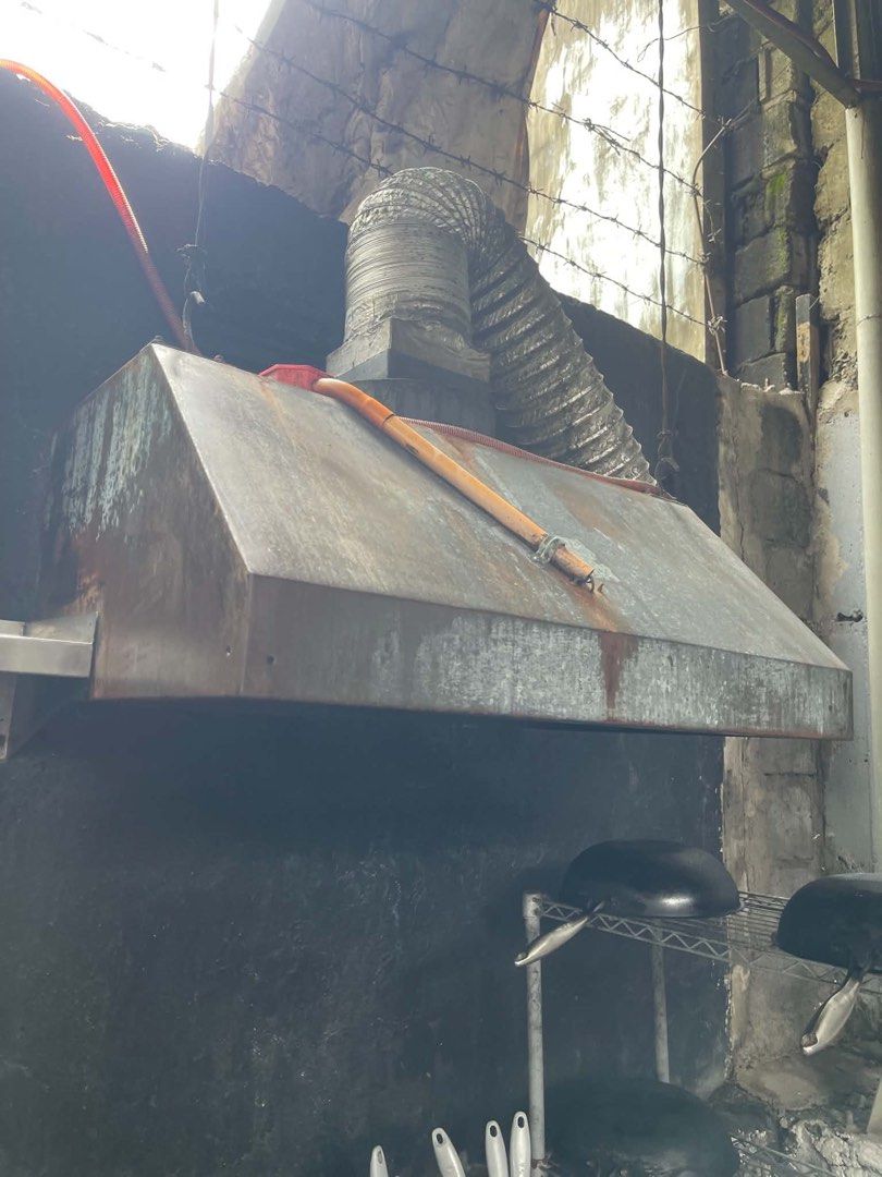 Commercial Exhaust hood (Category: Hobs & Hoods) located in Makati City. Submitted by xaannee (Listing ID 1463422085, Image 1). Description: Commercial Exhaust Fan Hood Heavy duty Working Lights Working Exhaust Plug and play lang Height 43cm Length 100cm Width 69cm Pick up at makati.