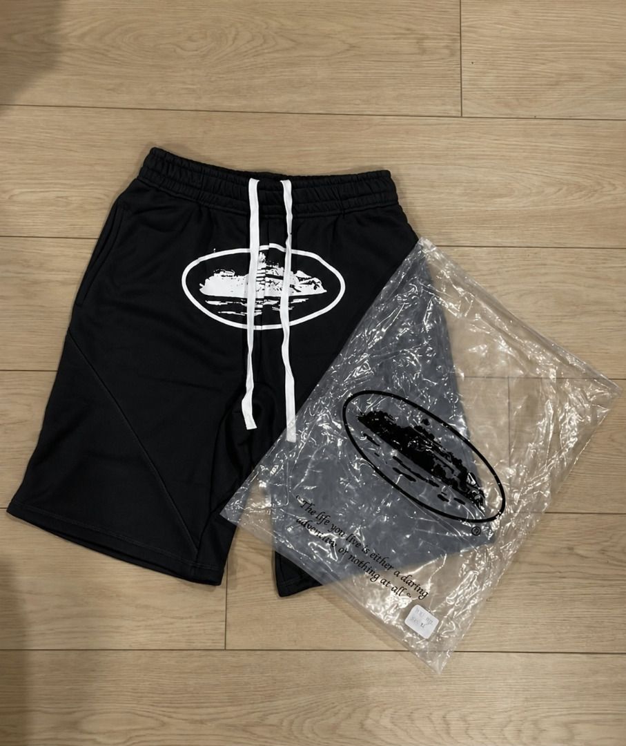 Corteiz Alctraz Shorts (Category: Shorts) located in San Fernando. Submitted by fynder (Listing ID 1463484070, Image 1). Description: Corteiz Alctraz Shorts 🔥 1800php each 🔥 Auth With Tags 🔥 Available Sizes : S-XL 💬 DM for more Photos or Size Chart 📦 Fast processing (Air cargo freight) 💬 More drops daily on IG: @fynder1 🔒 Buyer protection through Carousell — shop with confidence .