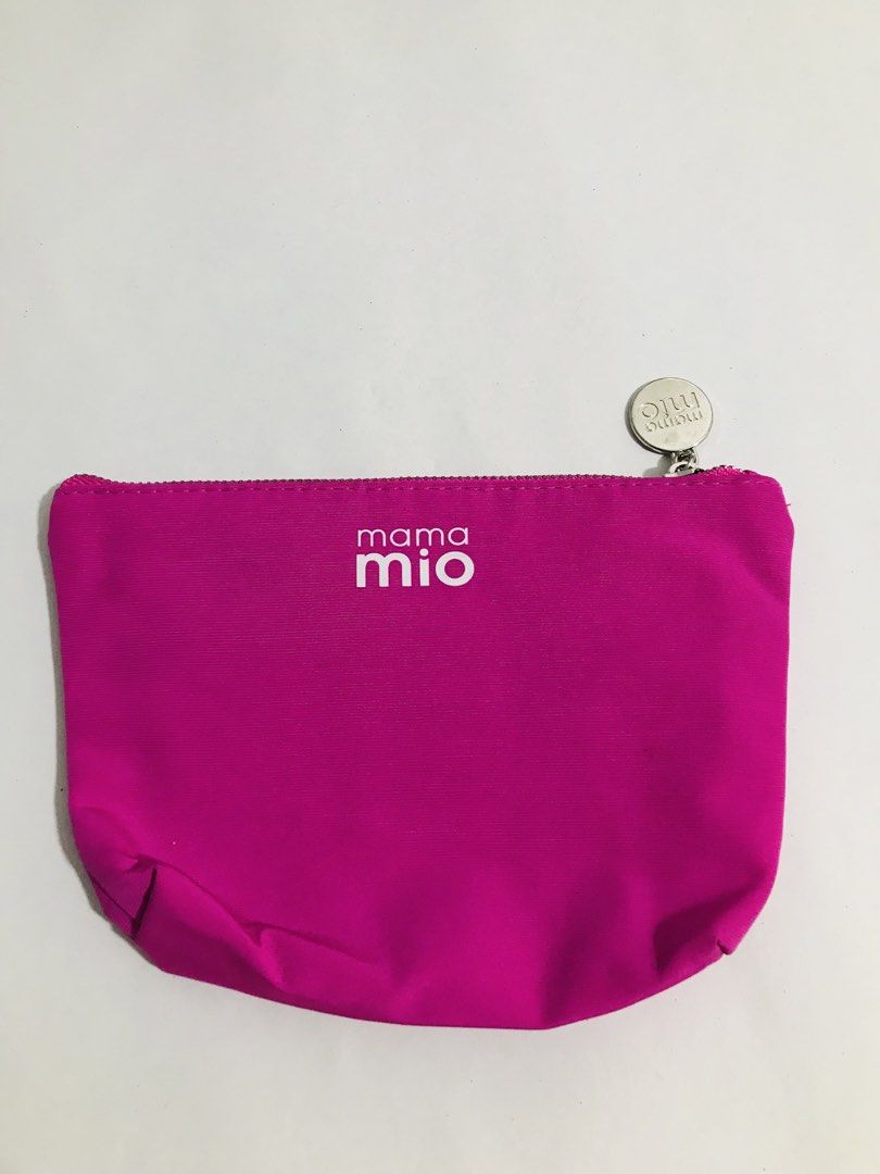 COSMETIC POUCH (Category: Purses & Pouches) located in Gamu. Submitted by 2022bagsbunny (Listing ID 1463390809, Image 1). Description: .