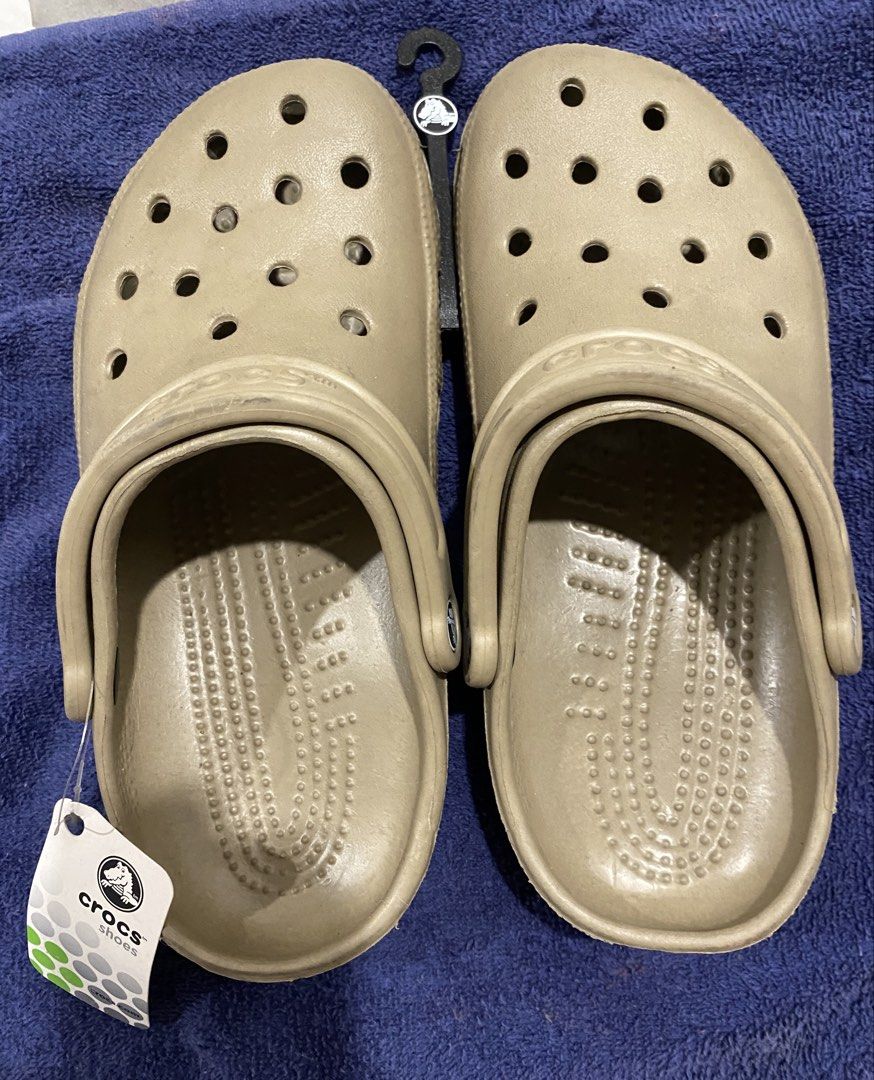Crocs Beach Clogs Khaki Size MD (Category: Slippers & Slides) located in Muntinlupa City. Submitted by mj.finds (Listing ID 1463434741, Image 1). Description: - Khaki Crocs clogs - Beach style - Size: MD - Made in China - Original tags attached - Never worn.