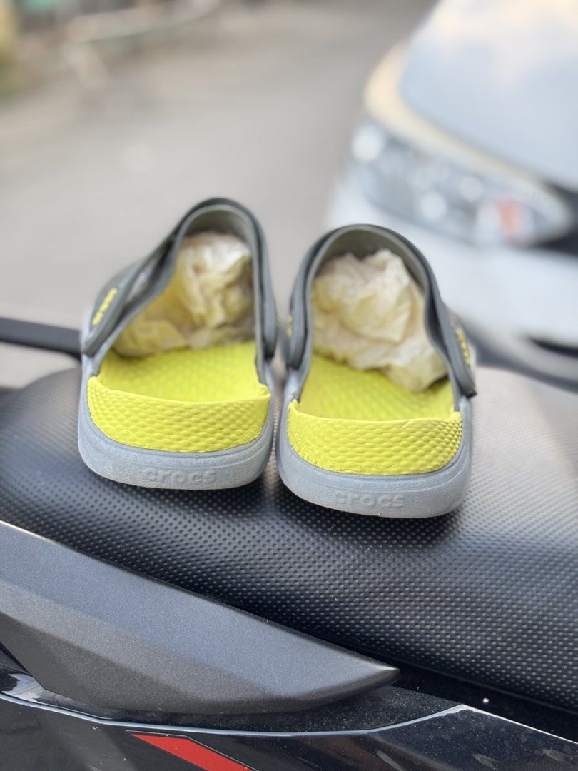Crocs Literide Clogs Men's Size 7 (25cm) (Category: Slippers & Slides) located in San Fernando. Submitted by kickslocker (Listing ID 1463343335, Image 3). Description: - Crocs Literide Clogs for Men - Size: 7 (fits 25cm) - Color: Grey with Yellow Insoles - Features: Comfortable, Lightweight - Ideal for: Everyday Wear - Reason for Selling: No longer needed - Condition: Great bargain!.