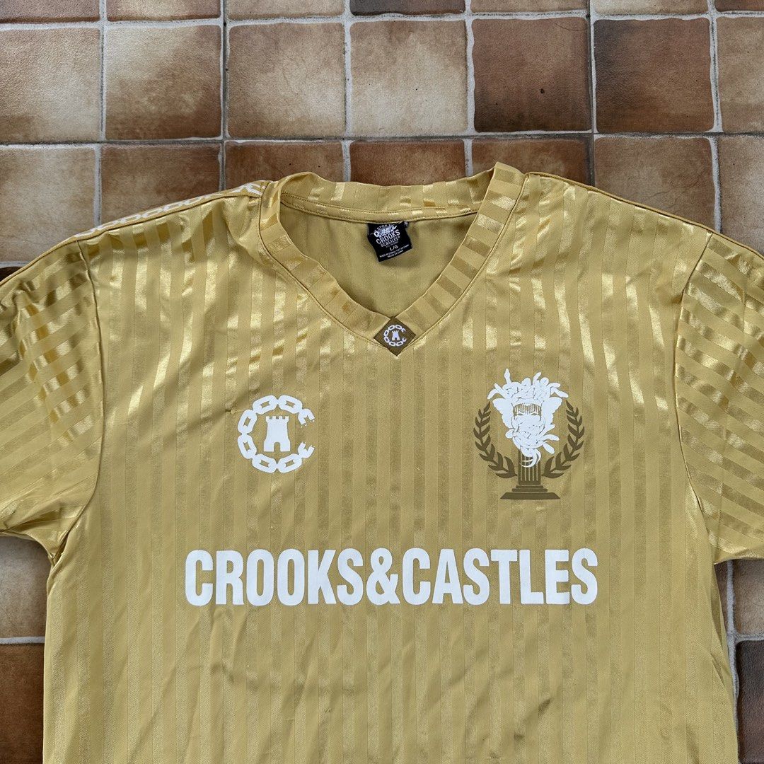 Crooks & Castles Soccer Jersey (Category: Tshirts & Polo Shirts ) located in Manila. Submitted by 1428.collective (Listing ID 1463384113, Image 2). Description: Crooks & Castles Soccer Jersey Large Width: 22 Length: 29 Excellent Condition 300 + SF 📍North Caloocan.