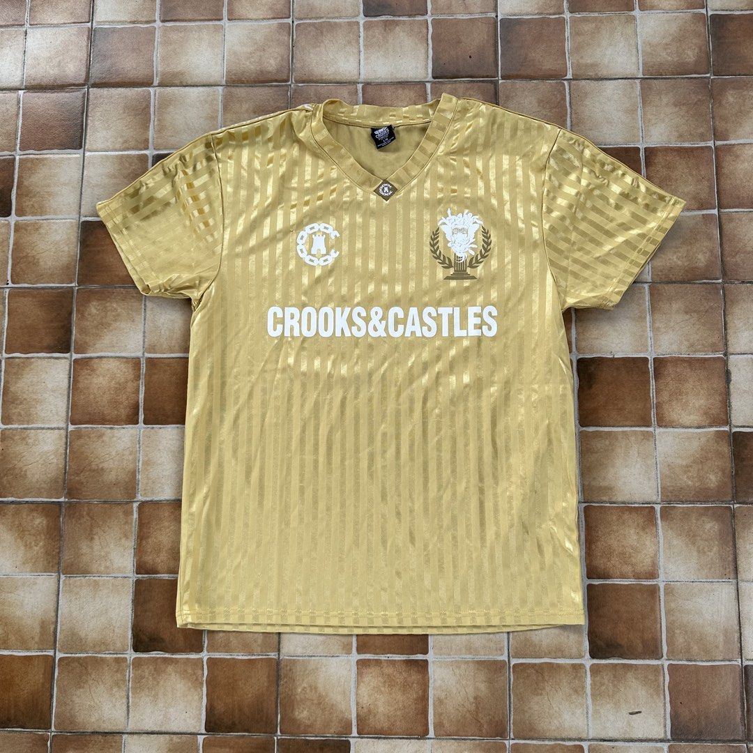 Crooks & Castles Soccer Jersey (Category: Tshirts & Polo Shirts ) located in Manila. Submitted by 1428.collective (Listing ID 1463384113, Image 1). Description: Crooks & Castles Soccer Jersey Large Width: 22 Length: 29 Excellent Condition 300 + SF 📍North Caloocan.