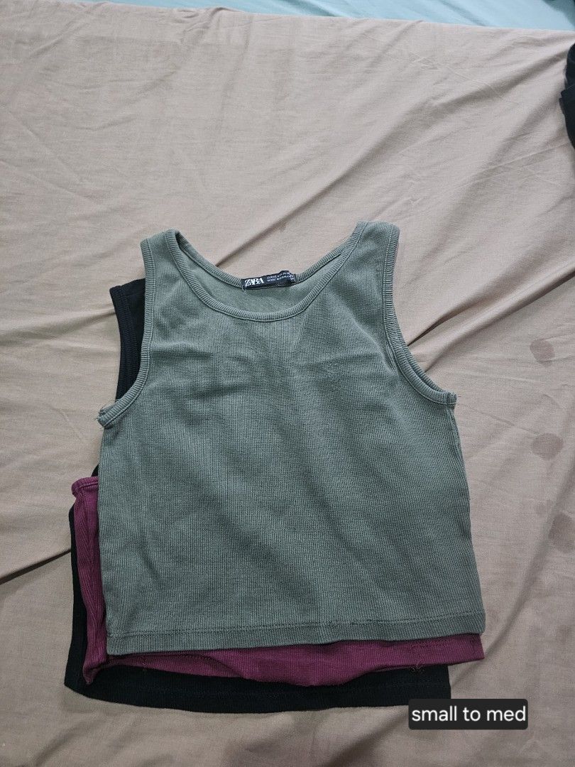 Crop tops (Category: Sleeveless) located in Manila. Submitted by nicolealison (Listing ID 1463341071, Image 1). Description: random tops for P50 each. take all for P500 all bought from orange app. size: med to semi large unless stated in the photo to order pls msg me which one to get. thanks! rfs: too many crop tops..