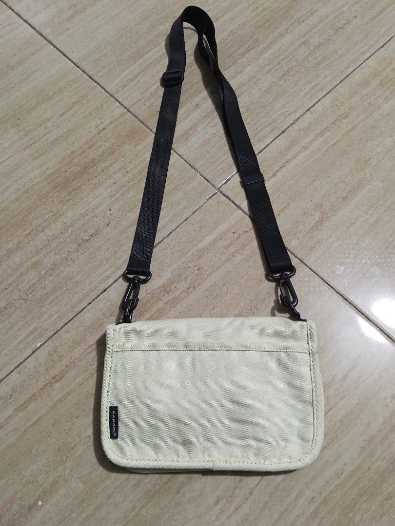 Cross Body bag (Category: Sling Bags) located in Glan. Submitted by cpaharodde48008 (Listing ID 1463418274, Image 2). Description: Cross Body bag Need wash 699 + sf only Dm.